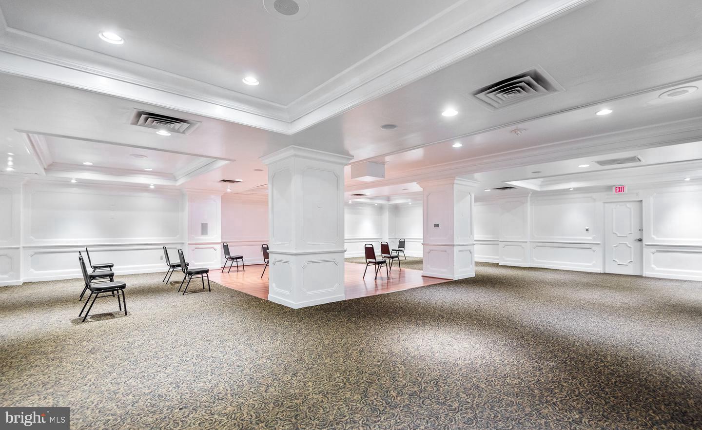 PROMENADE TOWERS - Residential