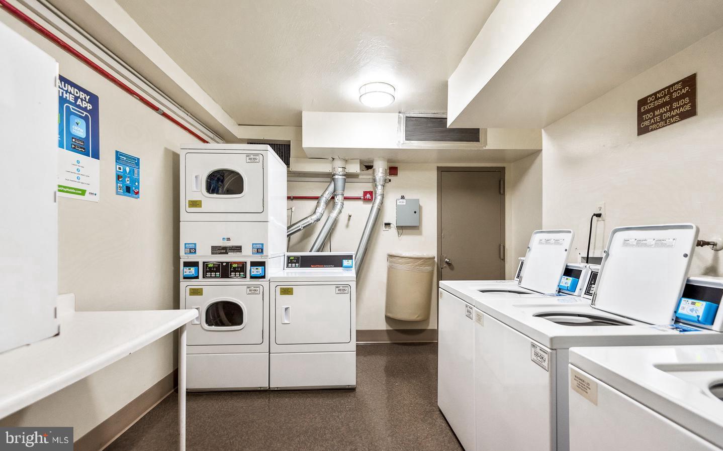 PROMENADE TOWERS - Residential