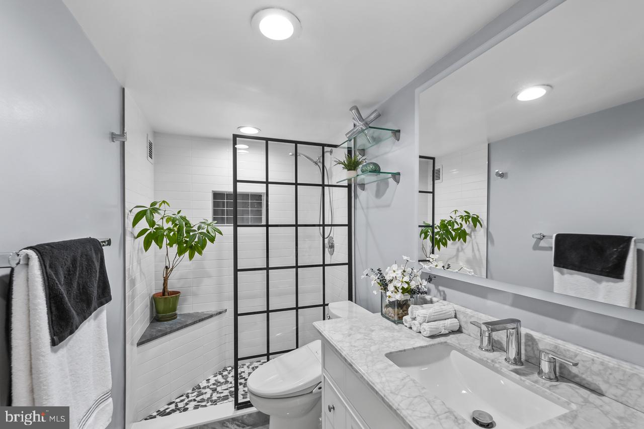 PORT ROYAL CONDOMINIUM - Residential