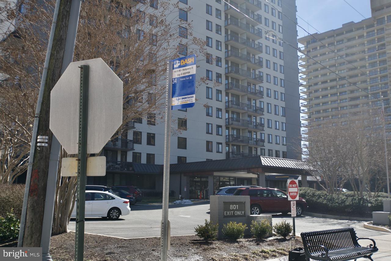 PORT ROYAL CONDOMINIUM - Residential