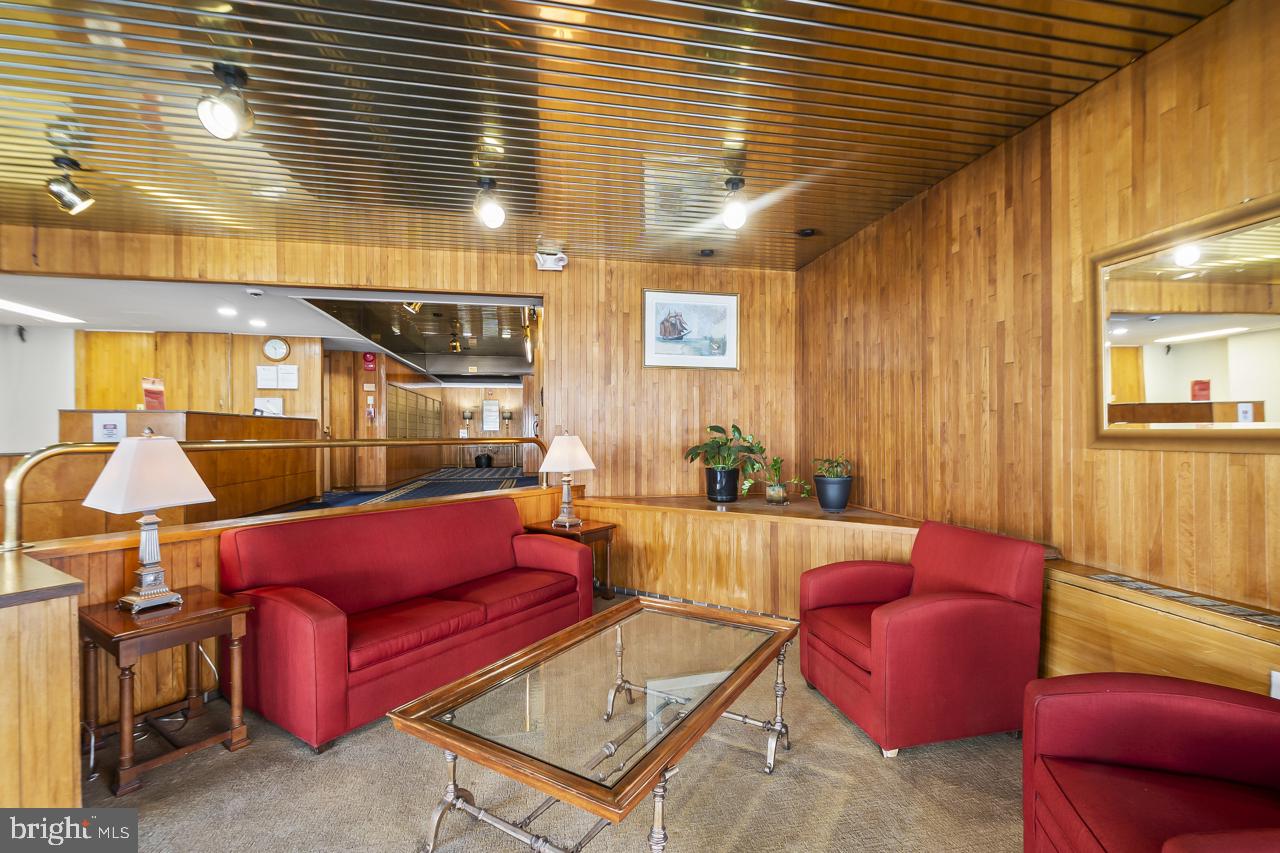 PORT ROYAL CONDOMINIUM - Residential