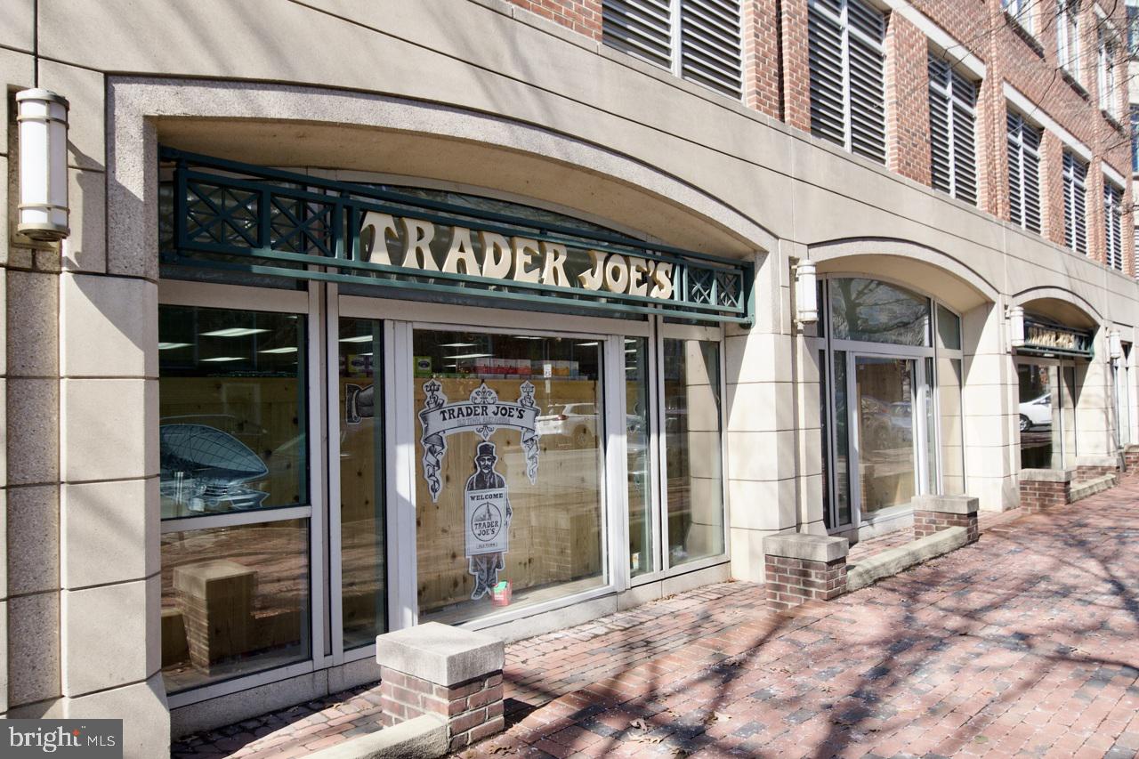 PORT ROYAL CONDOMINIUM - Residential