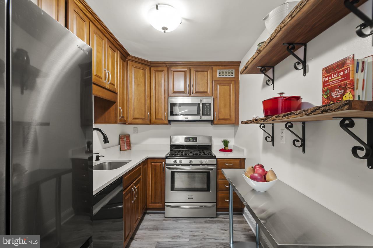 PORT ROYAL CONDOMINIUM - Residential