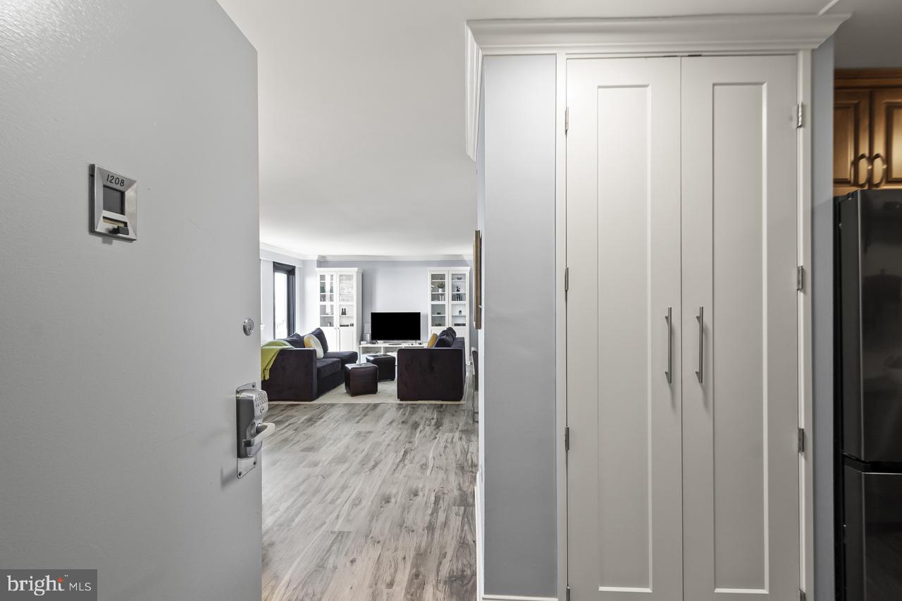 PORT ROYAL CONDOMINIUM - Residential