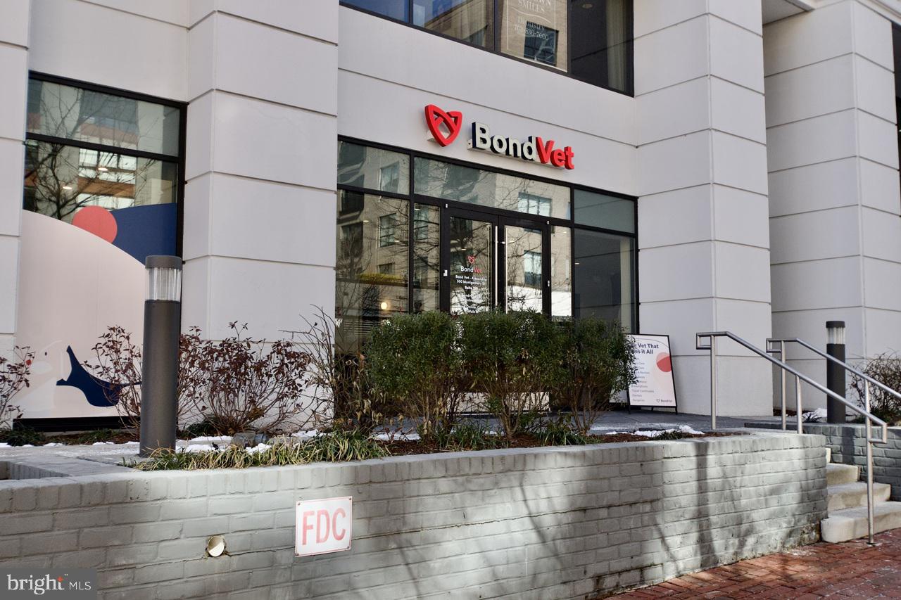 PORT ROYAL CONDOMINIUM - Residential