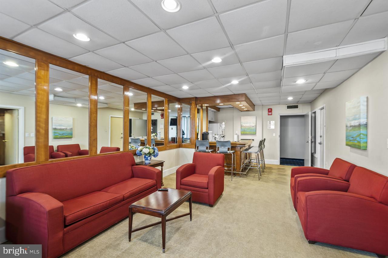 PORT ROYAL CONDOMINIUM - Residential