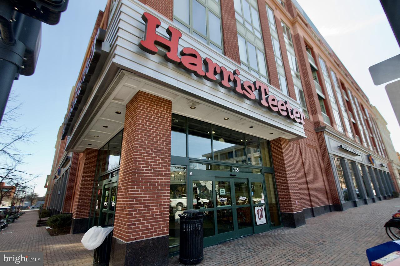 PORT ROYAL CONDOMINIUM - Residential