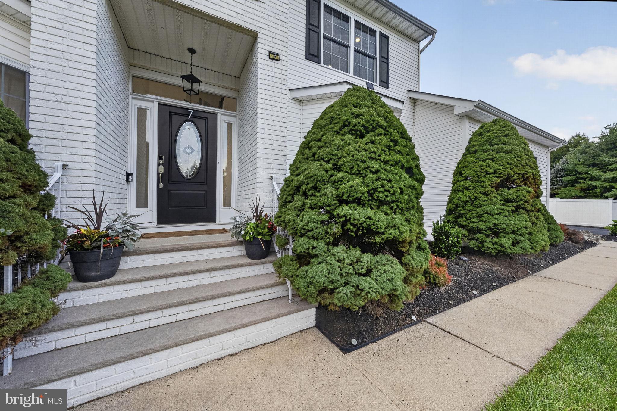 7 SARAH COURT