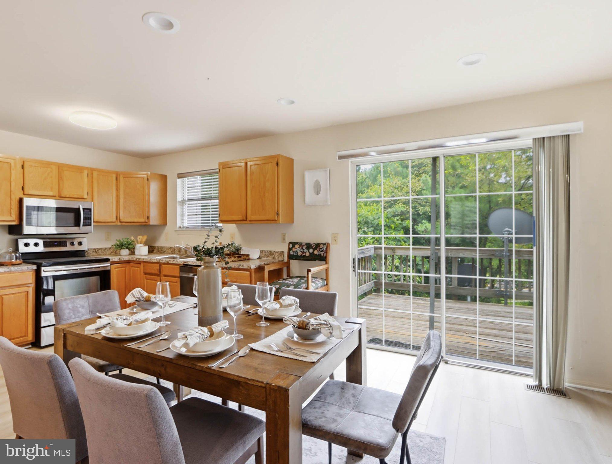 8812 FOX CIRCLE