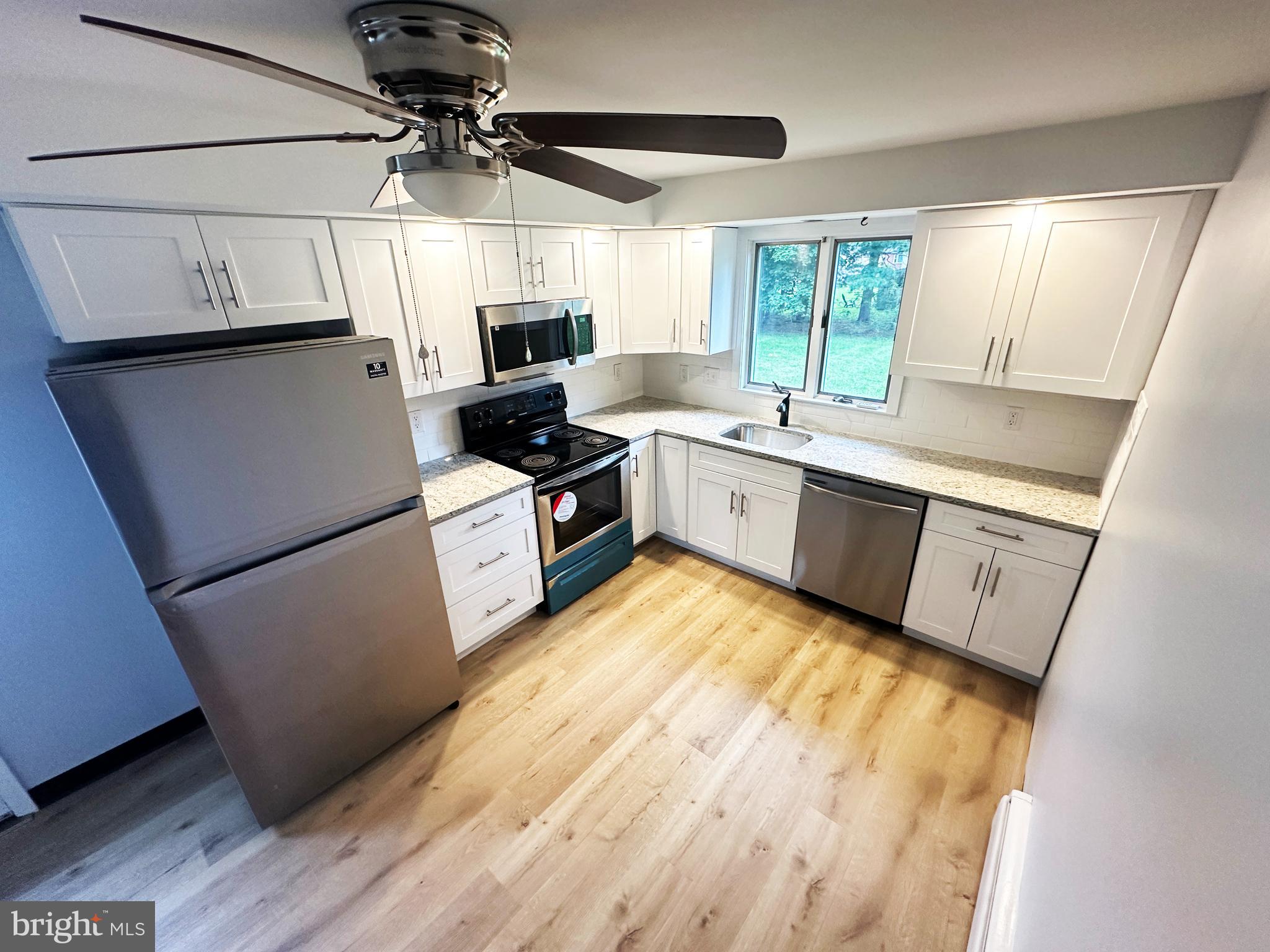 1124 LOCUST AVE