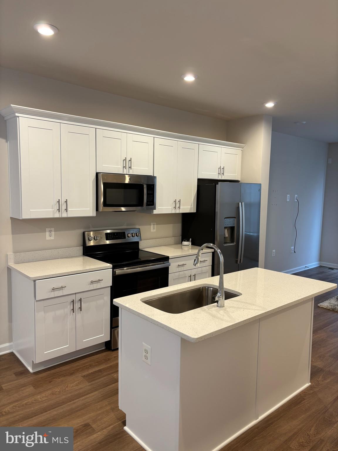 PRESIDENTS POINTE - Residential Lease