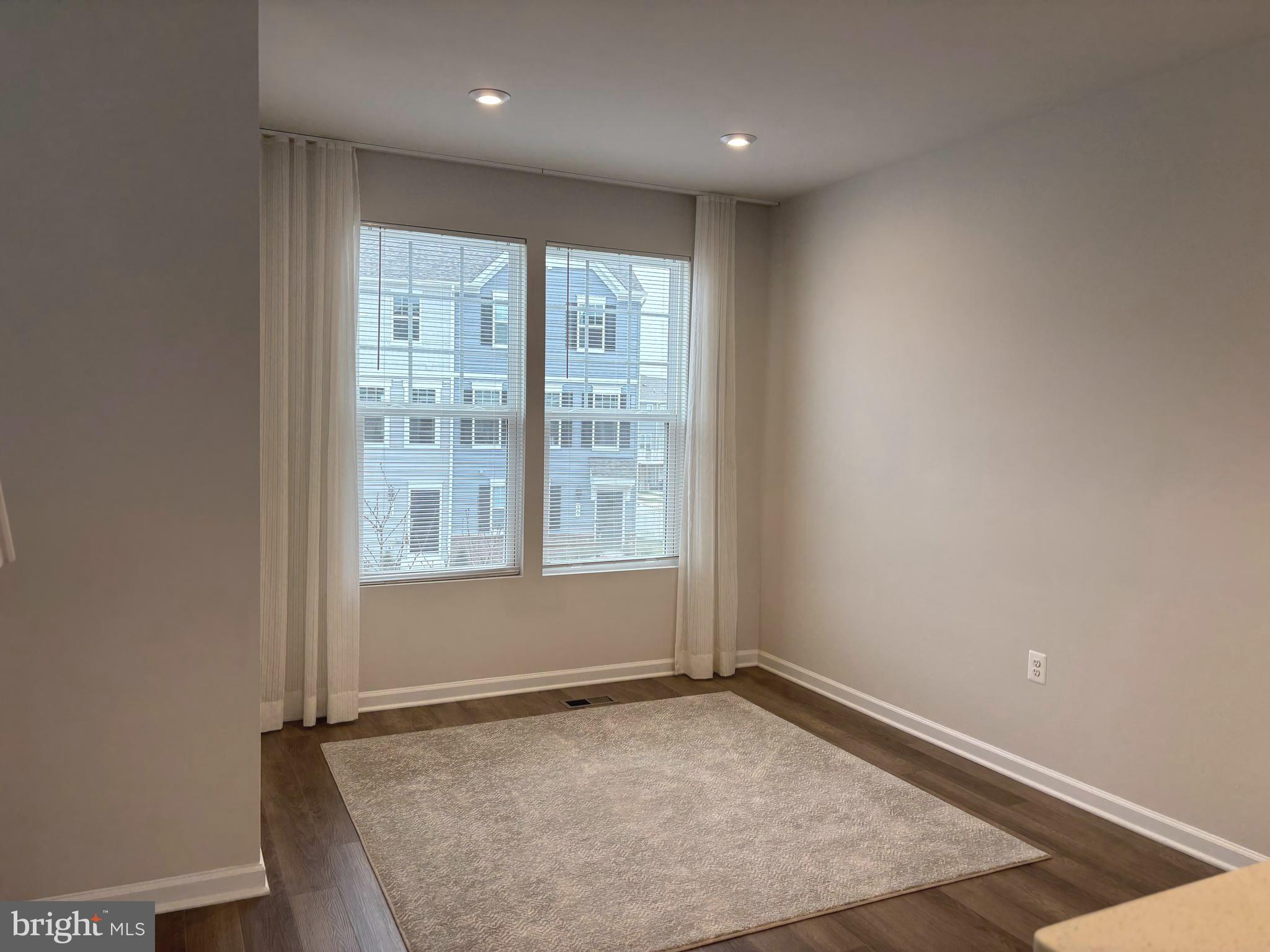 PRESIDENTS POINTE - Residential Lease