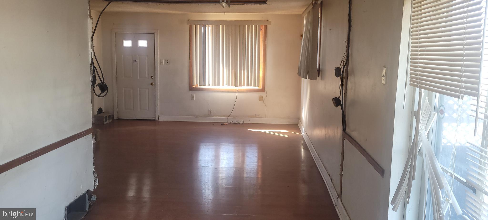 ELMWOOD PARK - Residential