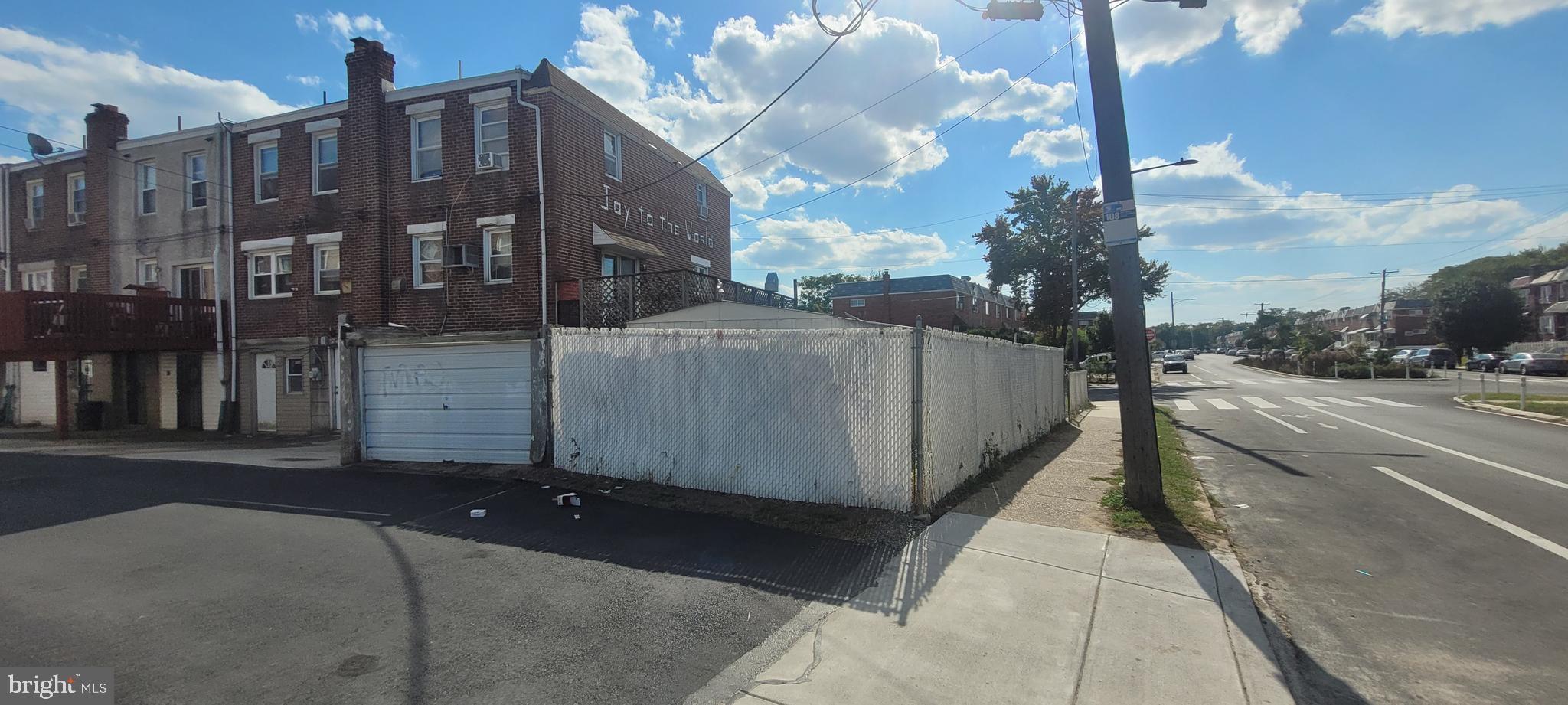 ELMWOOD PARK - Residential