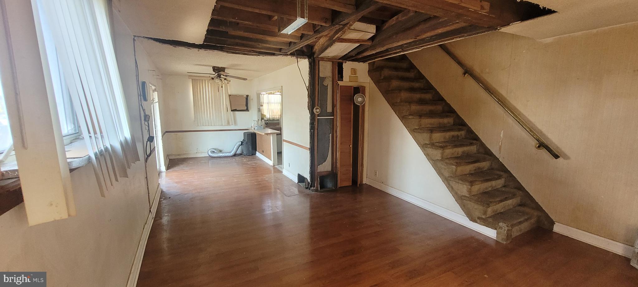 ELMWOOD PARK - Residential