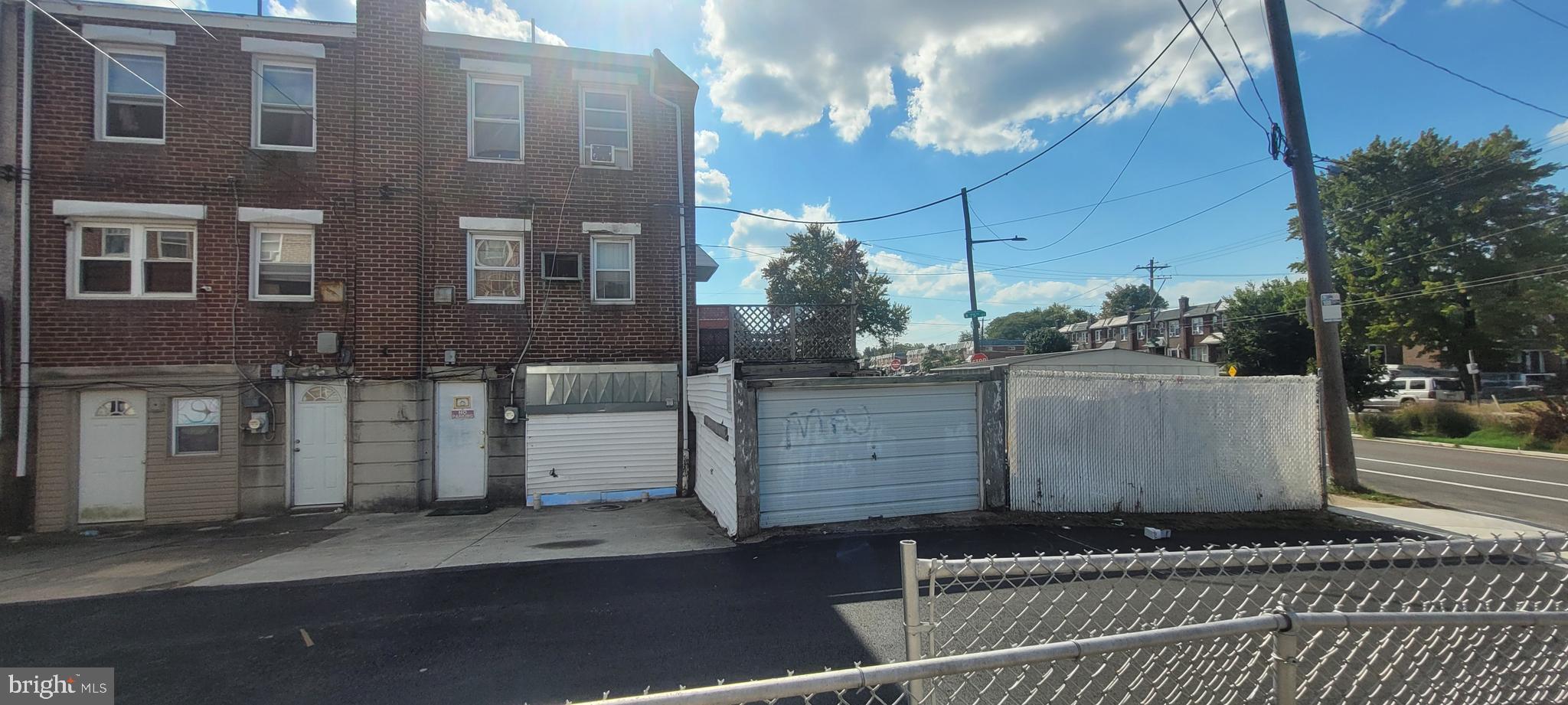 ELMWOOD PARK - Residential