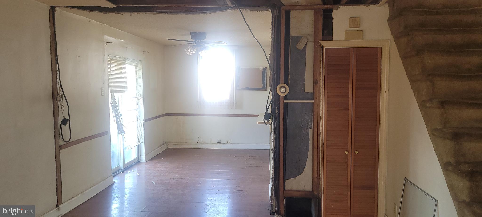 ELMWOOD PARK - Residential