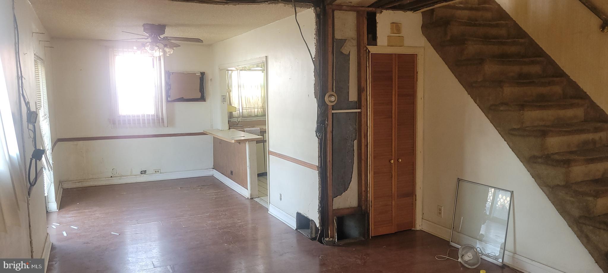 ELMWOOD PARK - Residential