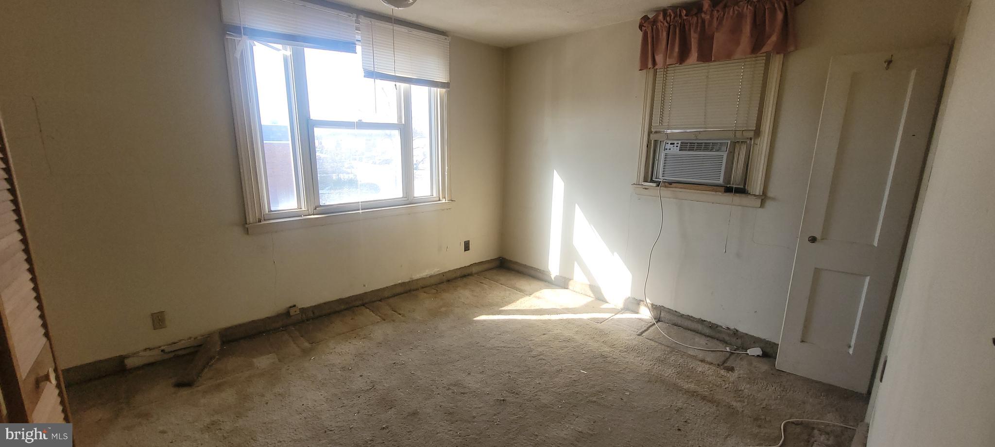 ELMWOOD PARK - Residential