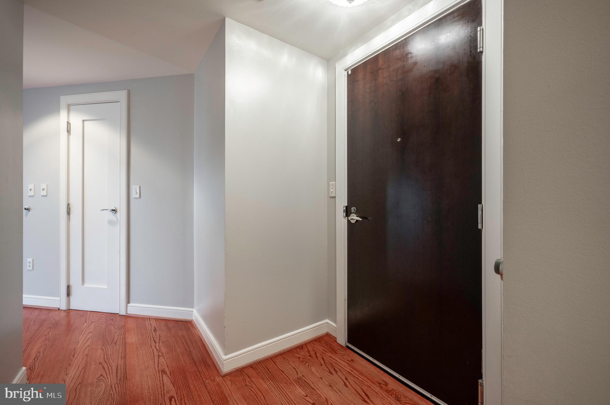 1111 19TH STREET N 1807