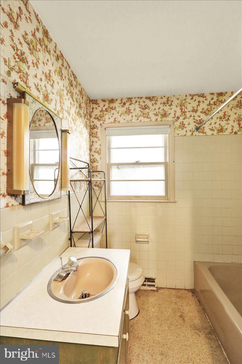 WEST HILLS - Residential