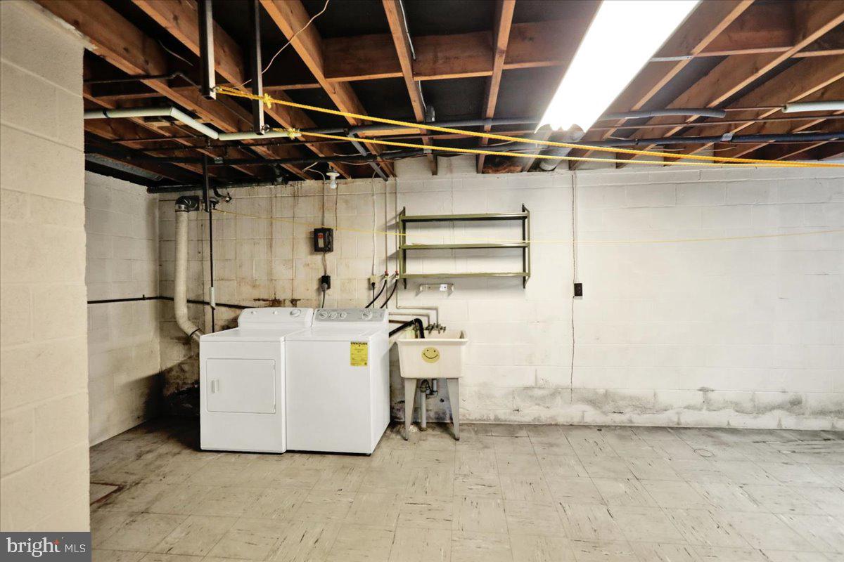 WEST HILLS - Residential