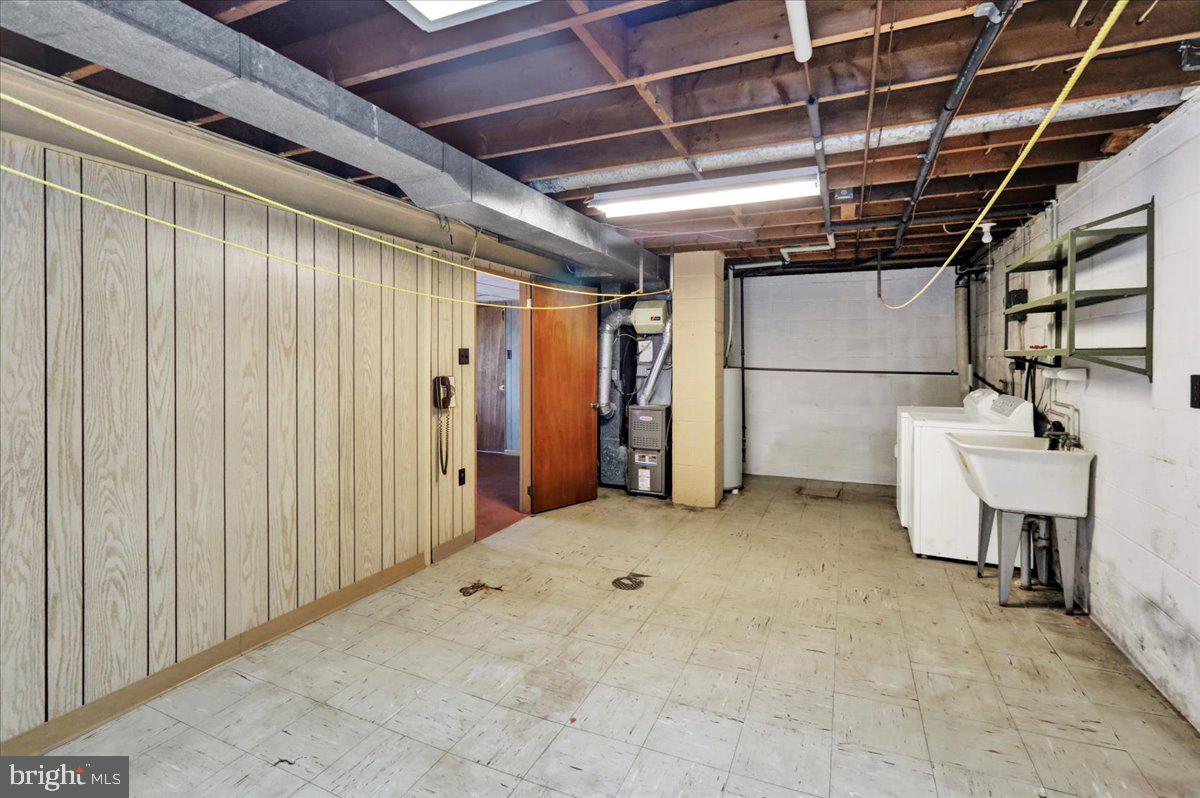 WEST HILLS - Residential