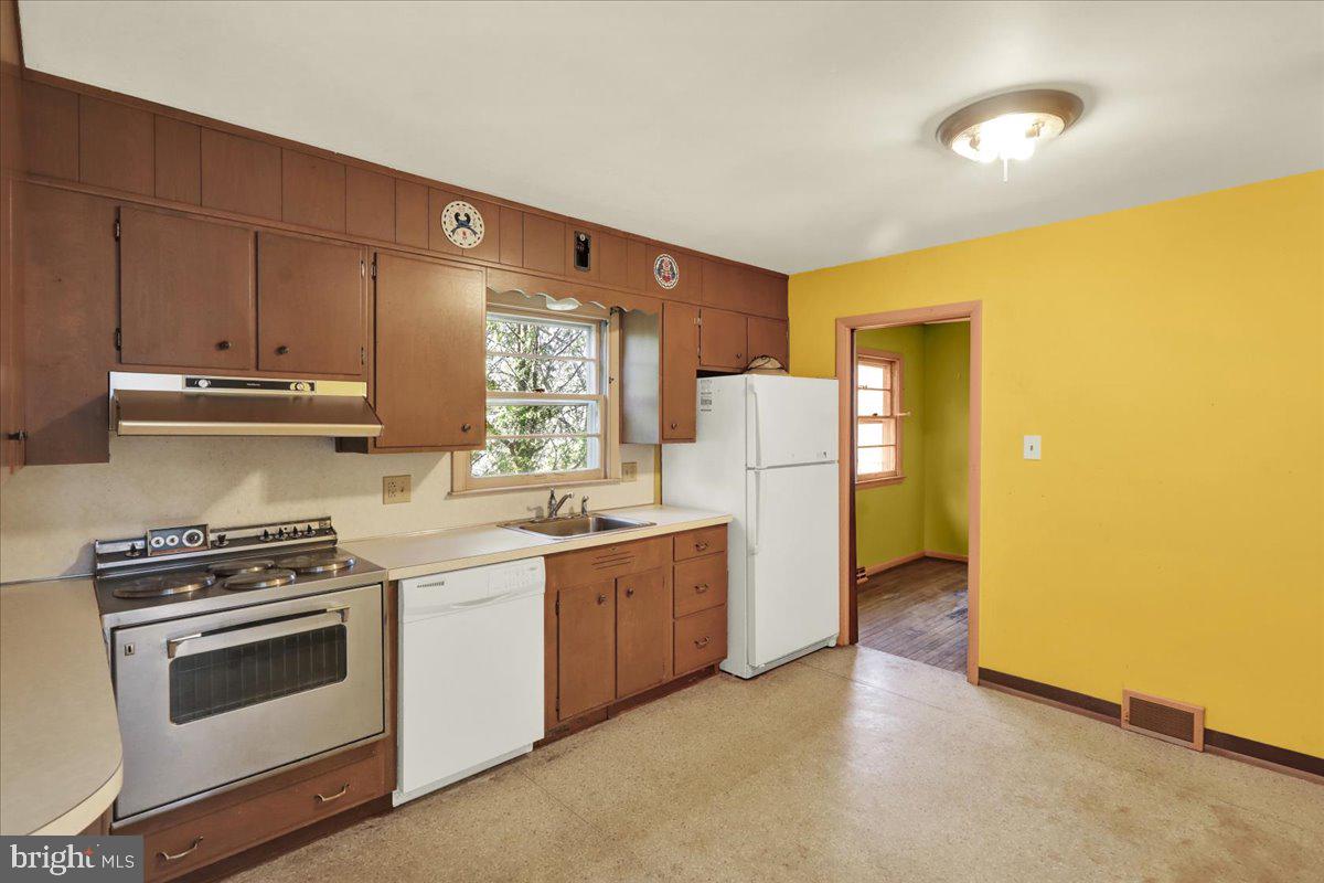 WEST HILLS - Residential