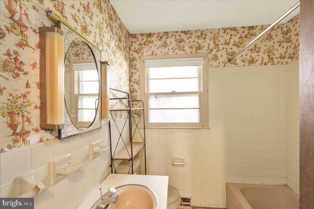 WEST HILLS - Residential