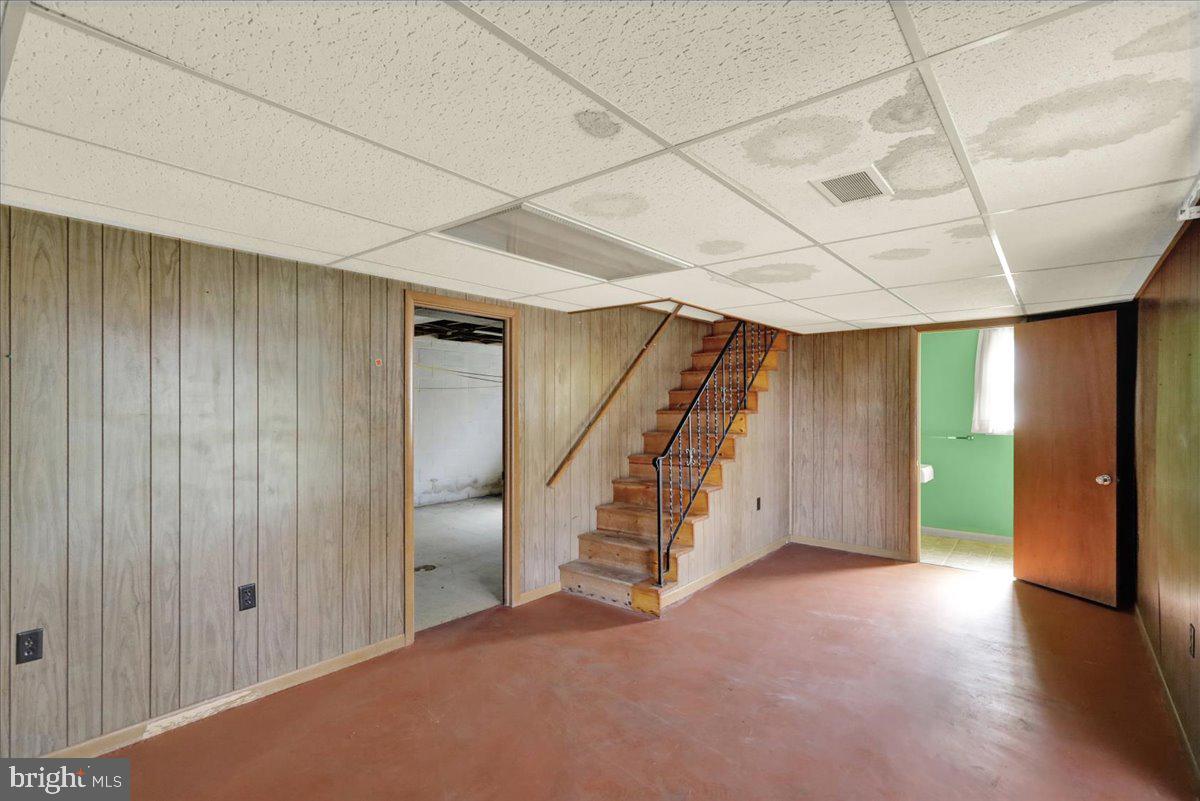 WEST HILLS - Residential