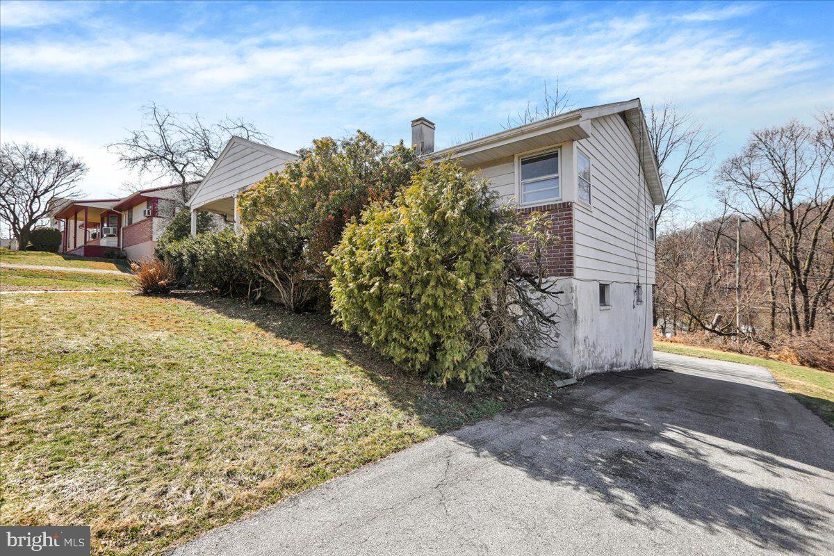 WEST HILLS - Residential