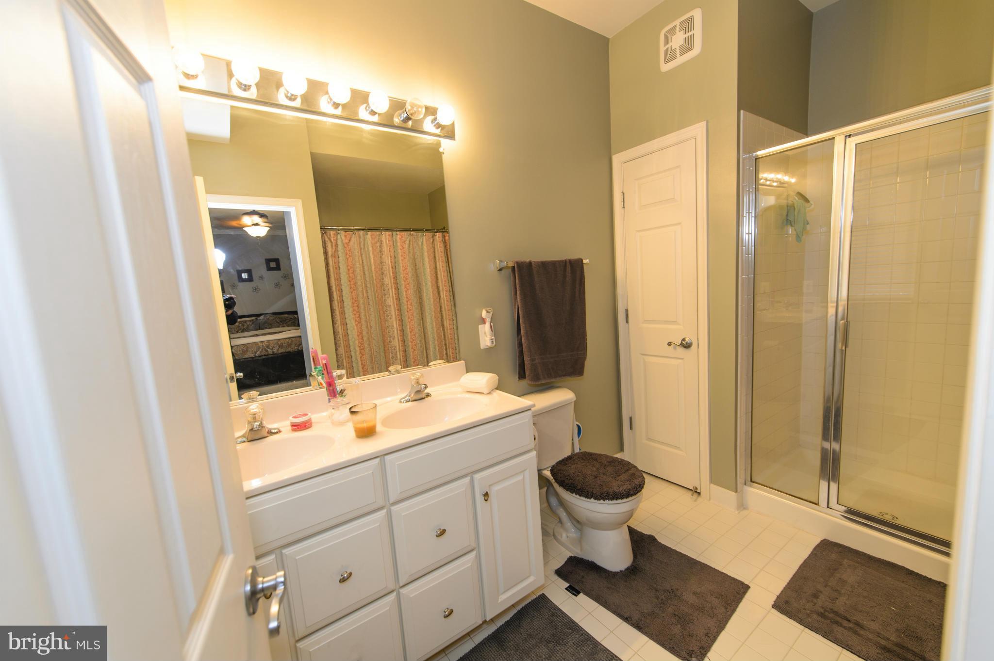 THE COMMONS ON WILLIAM SQUARE - Residential