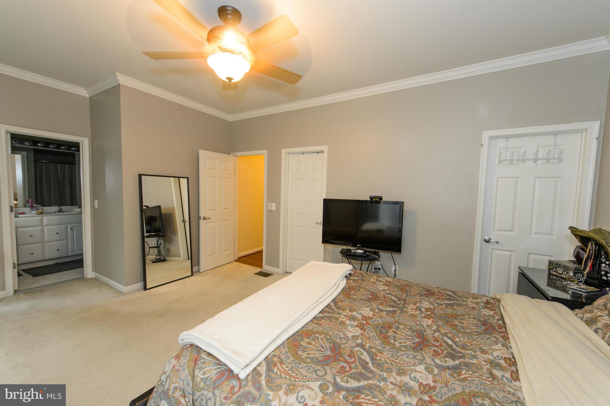 THE COMMONS ON WILLIAM SQUARE - Residential