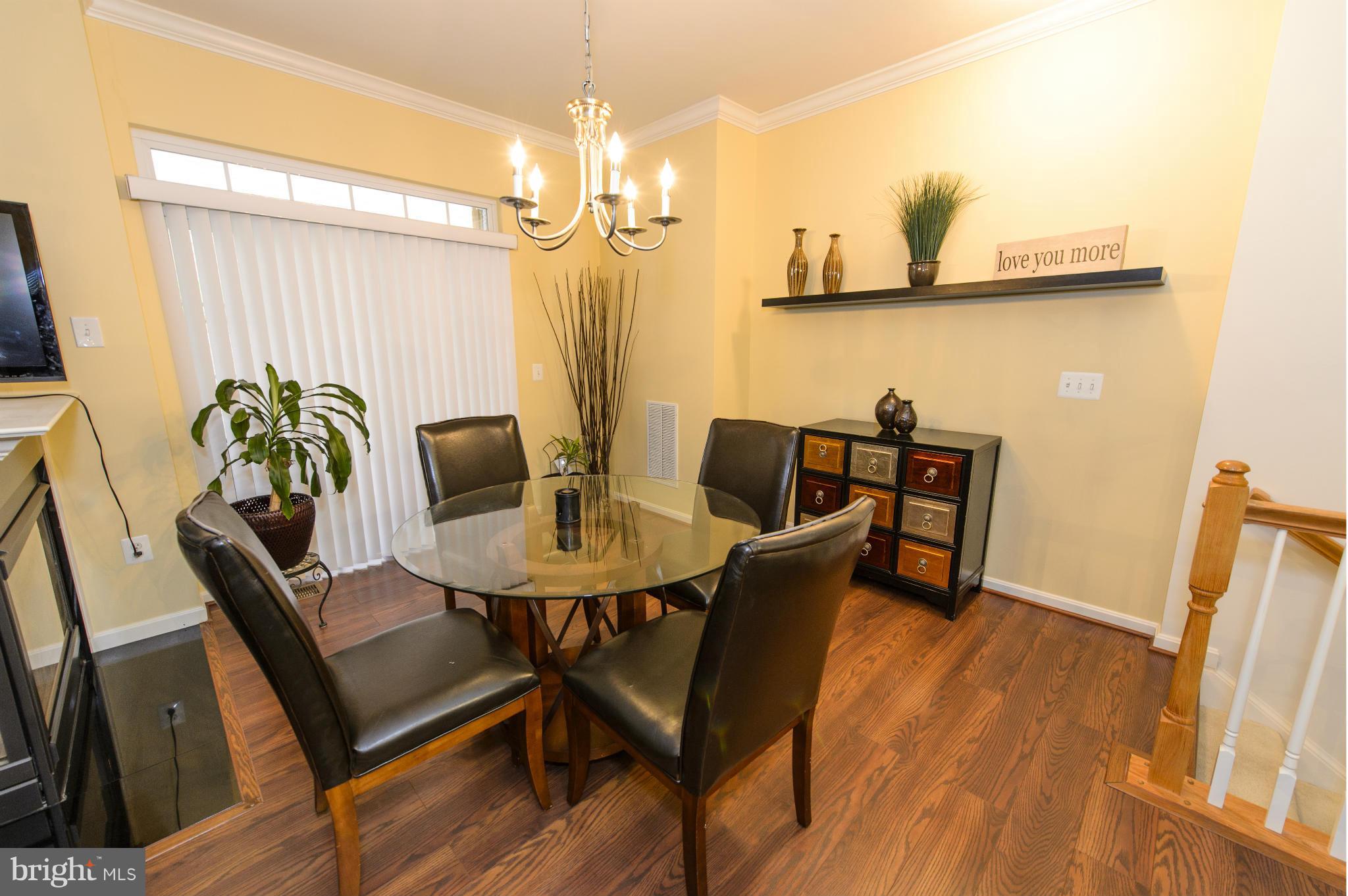 THE COMMONS ON WILLIAM SQUARE - Residential