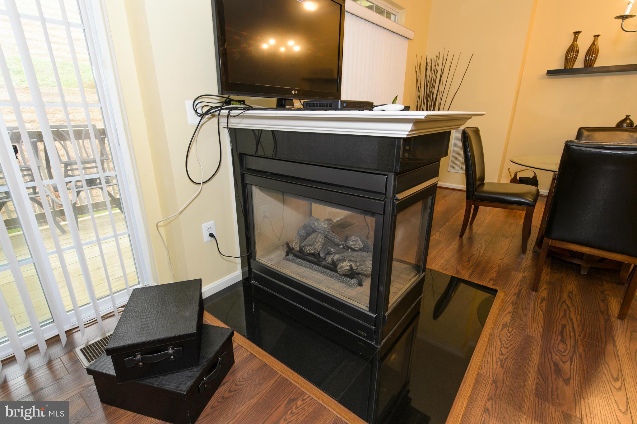 THE COMMONS ON WILLIAM SQUARE - Residential