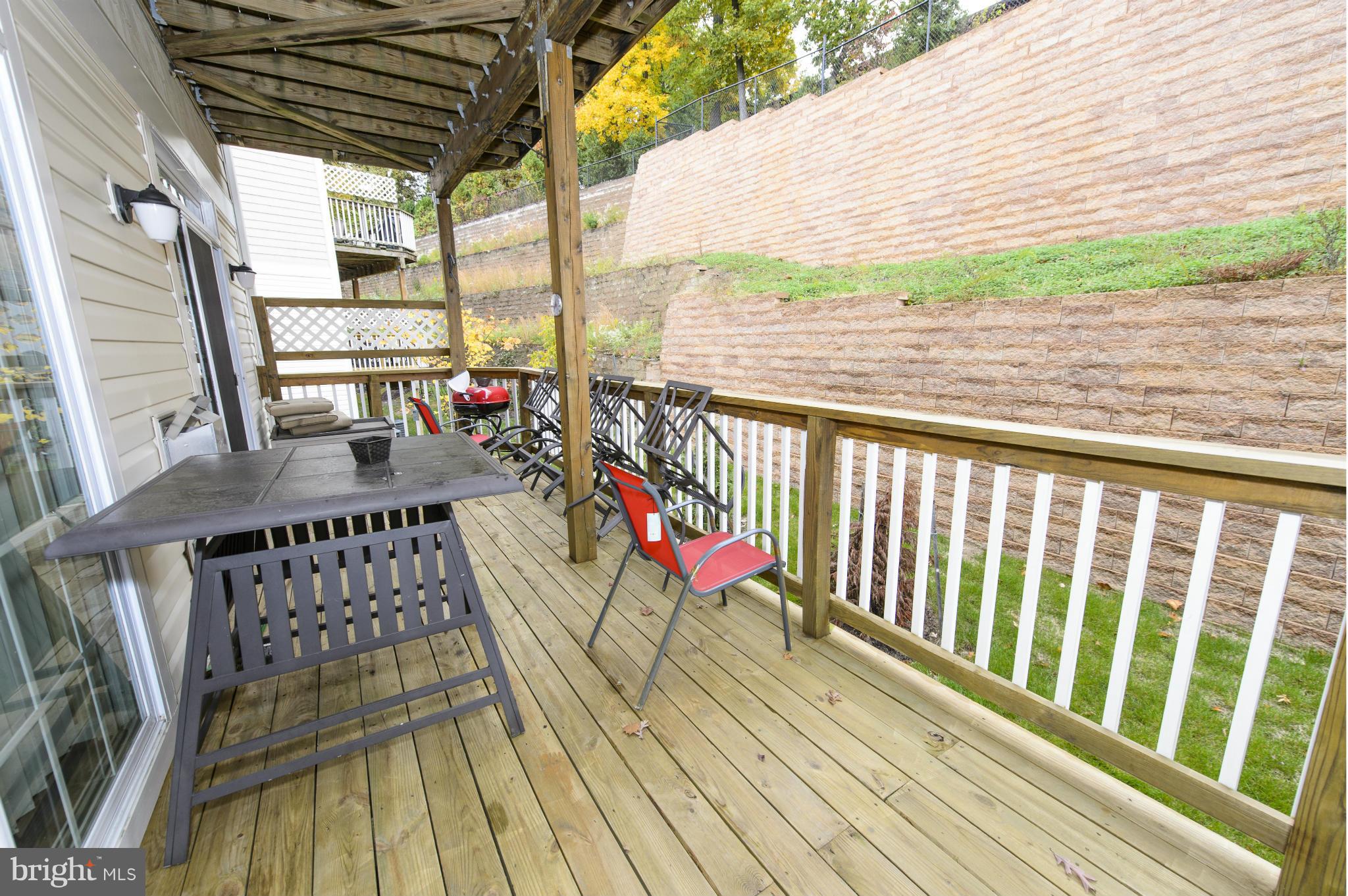 THE COMMONS ON WILLIAM SQUARE - Residential