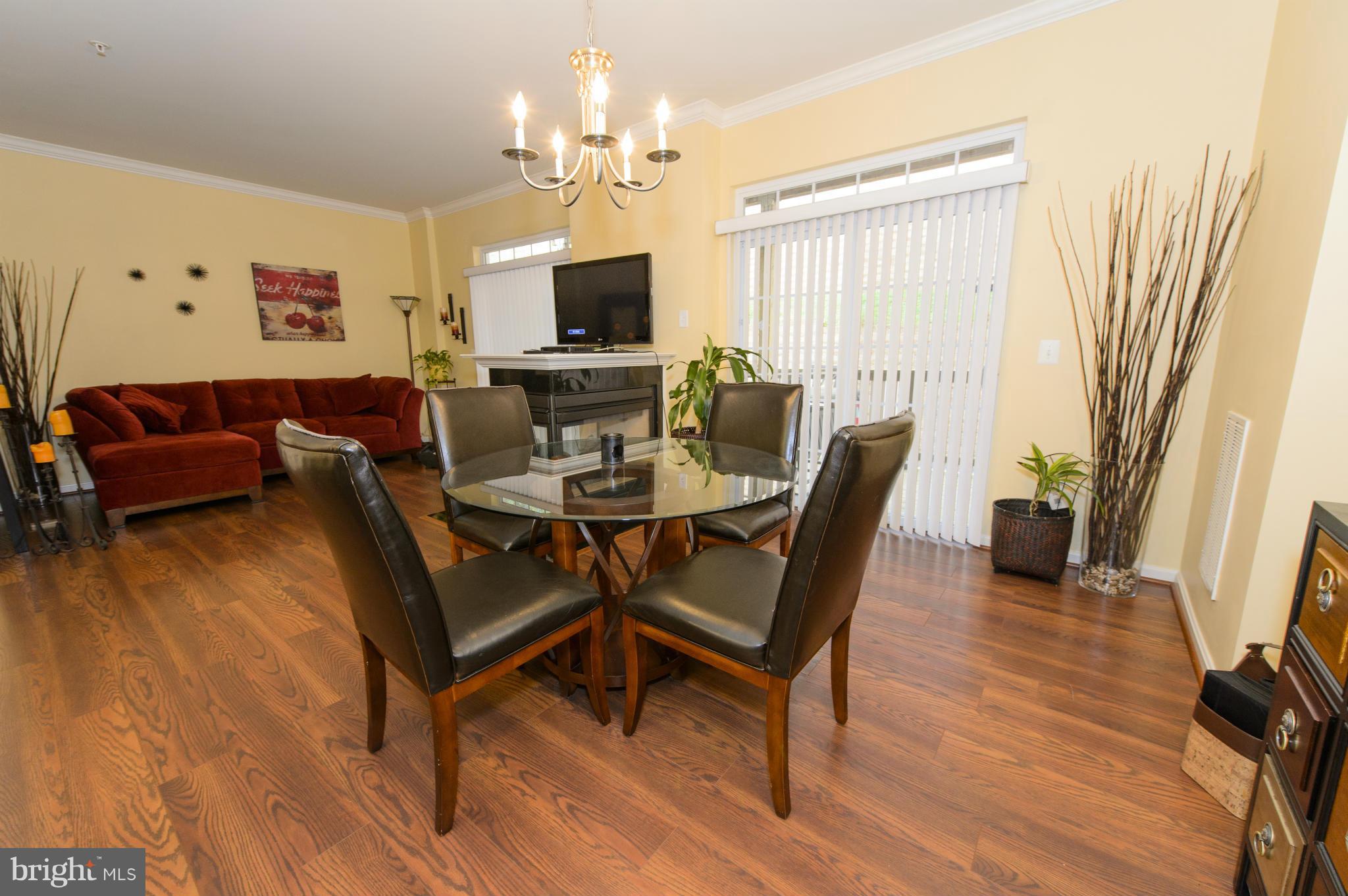 THE COMMONS ON WILLIAM SQUARE - Residential