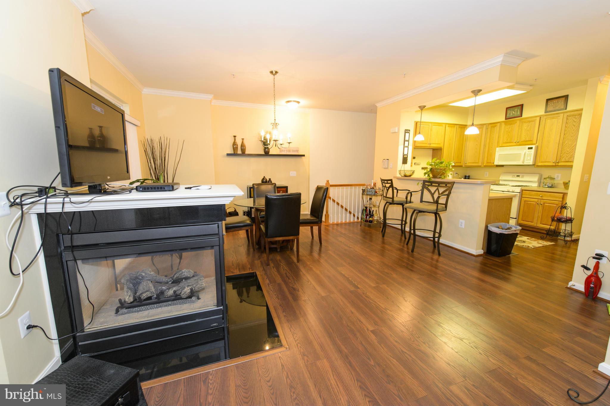 THE COMMONS ON WILLIAM SQUARE - Residential