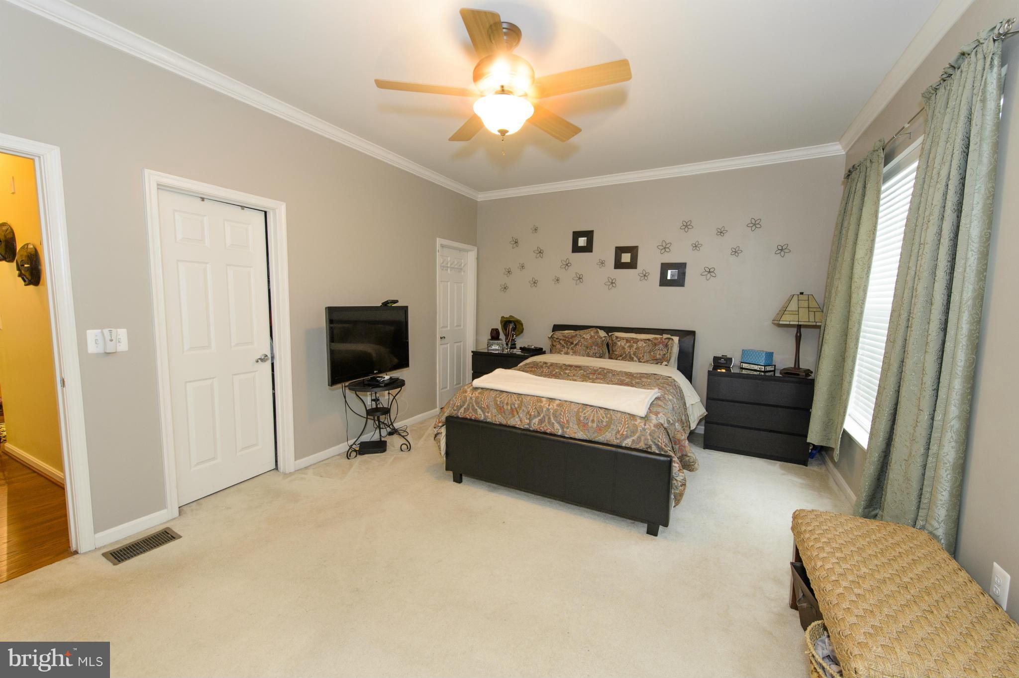 THE COMMONS ON WILLIAM SQUARE - Residential