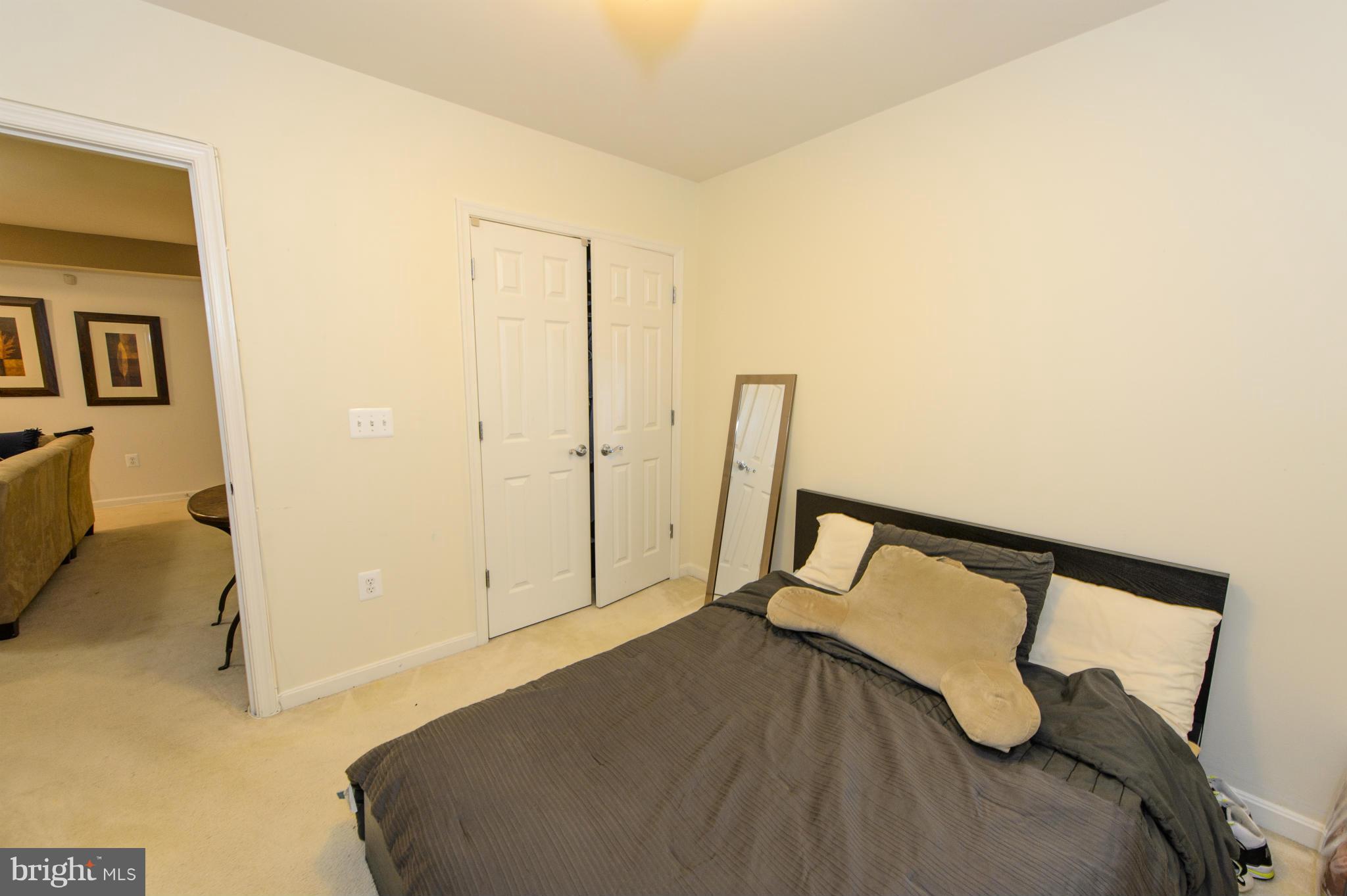 THE COMMONS ON WILLIAM SQUARE - Residential