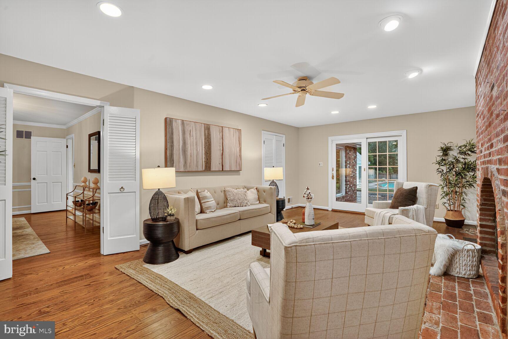 HICKORY CREEK - Residential