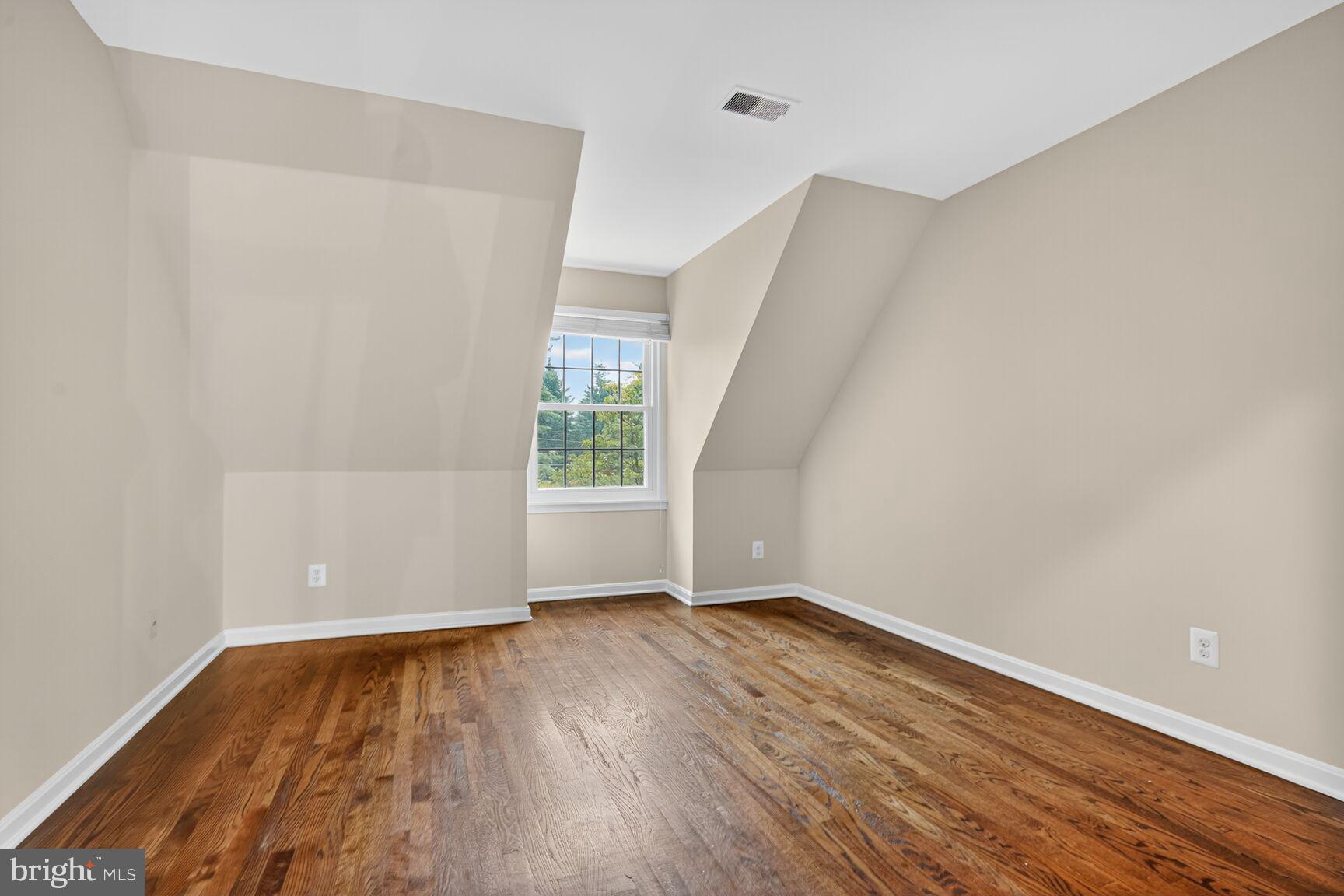 HICKORY CREEK - Residential