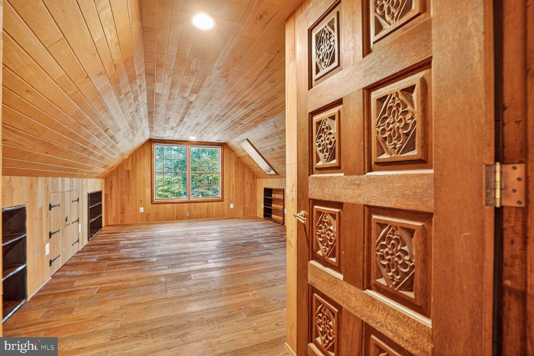 HICKORY CREEK - Residential