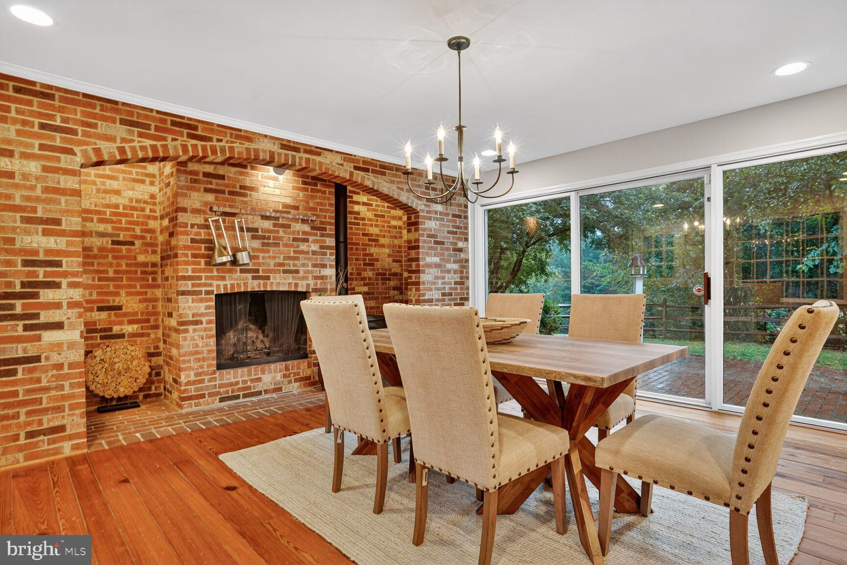 HICKORY CREEK - Residential