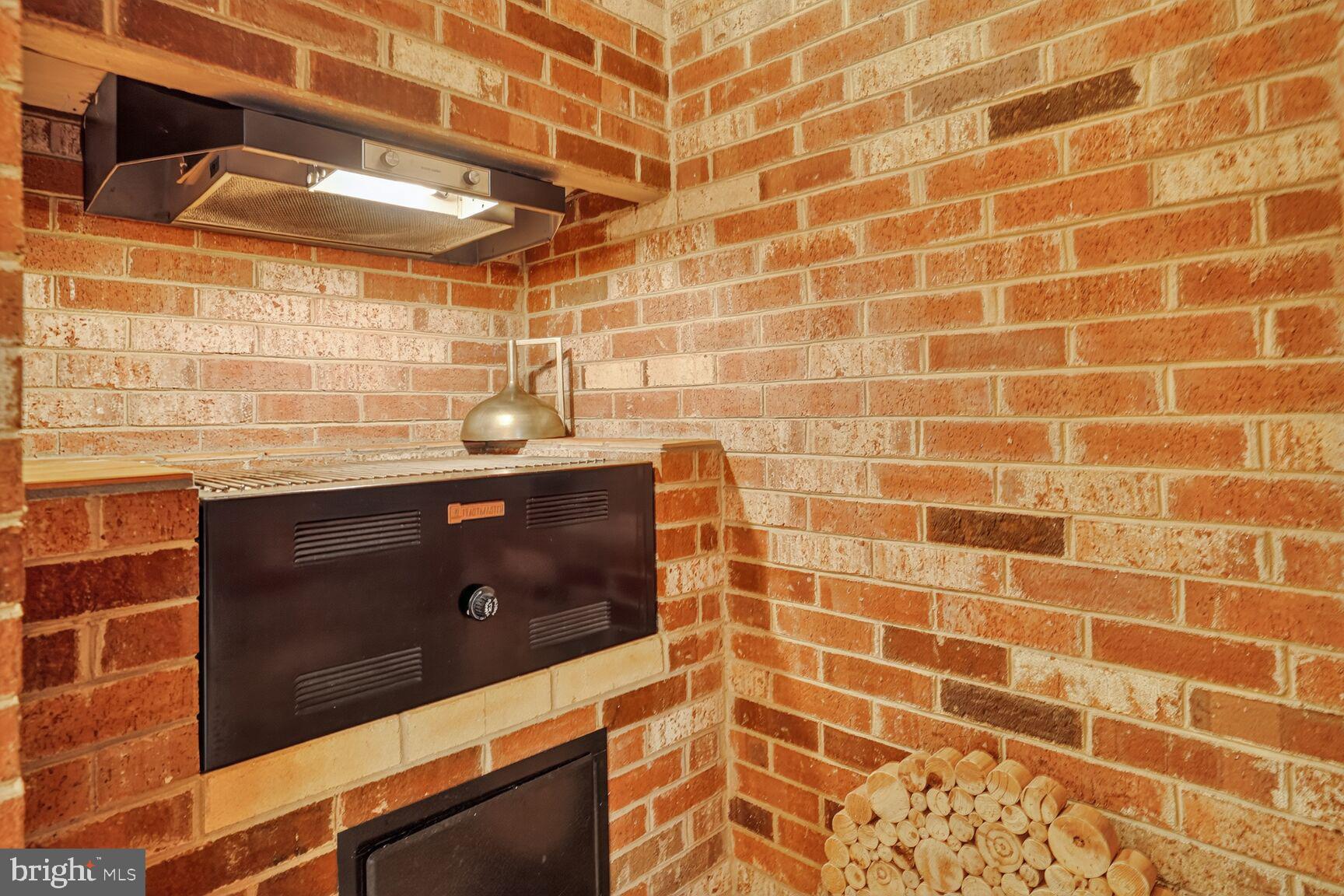 HICKORY CREEK - Residential