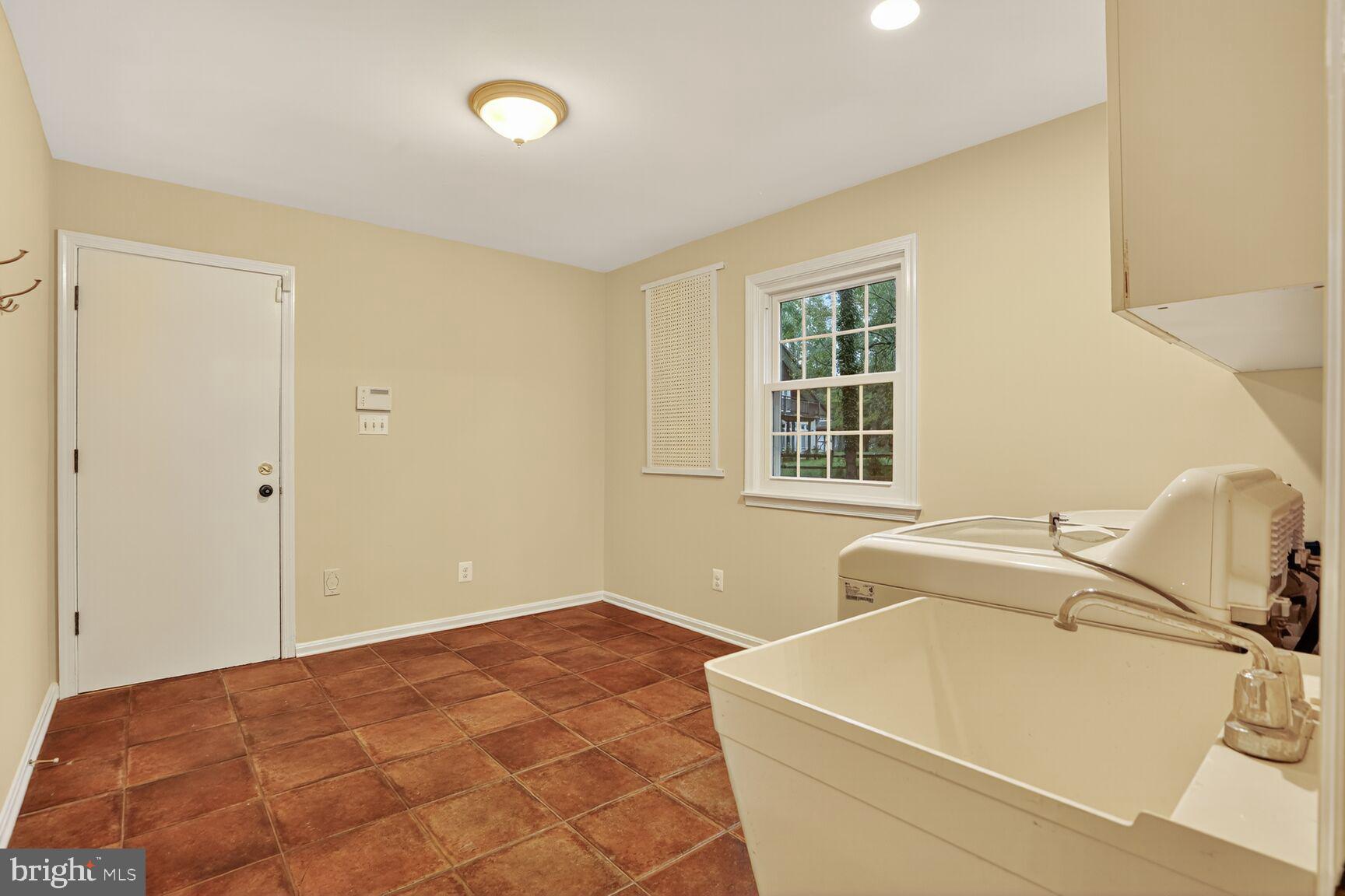 HICKORY CREEK - Residential