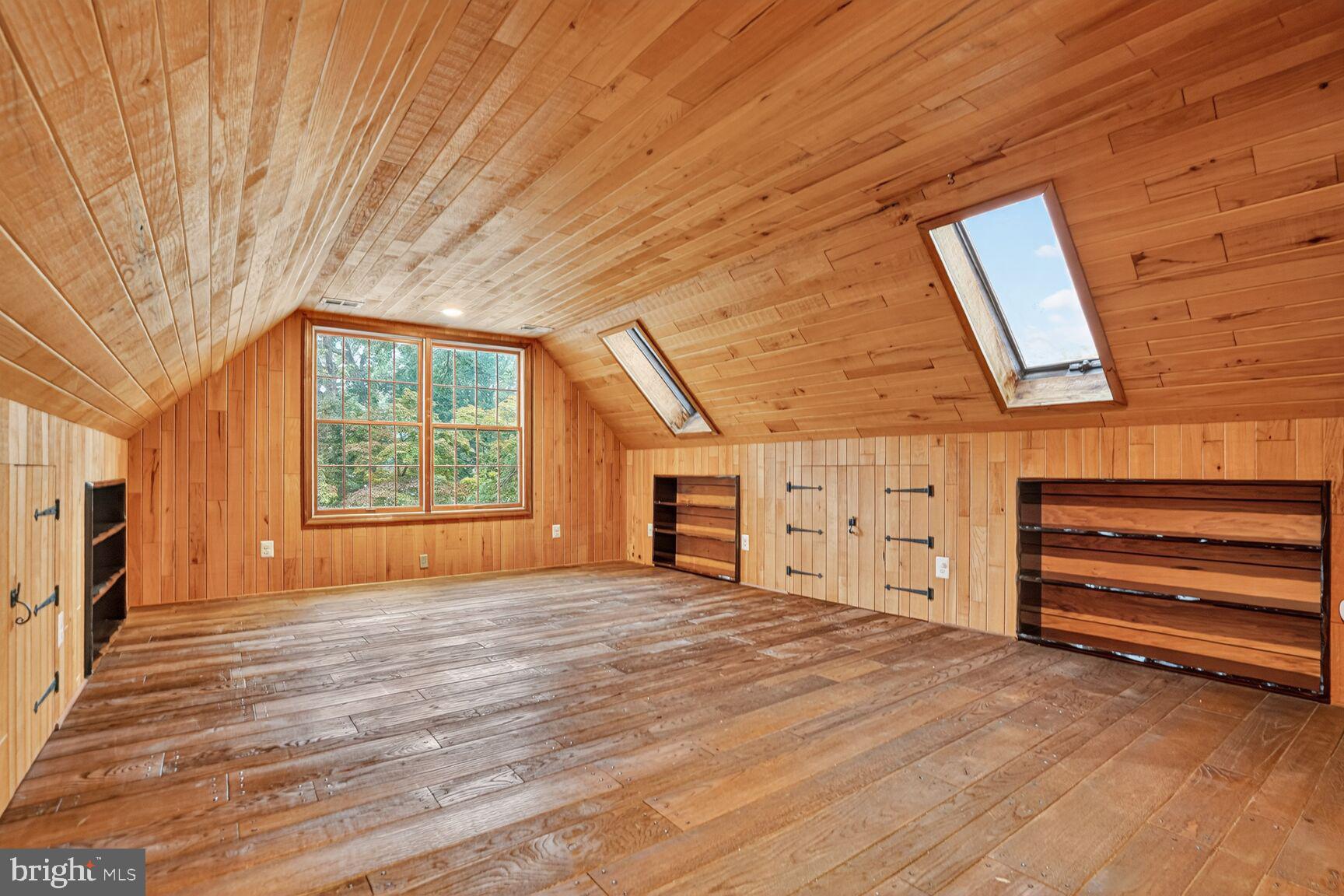 HICKORY CREEK - Residential