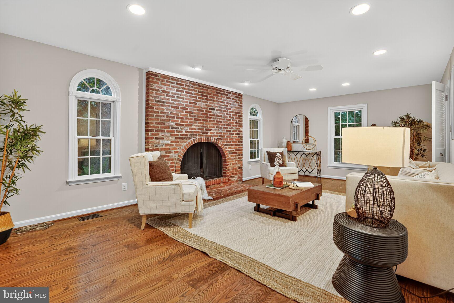 HICKORY CREEK - Residential