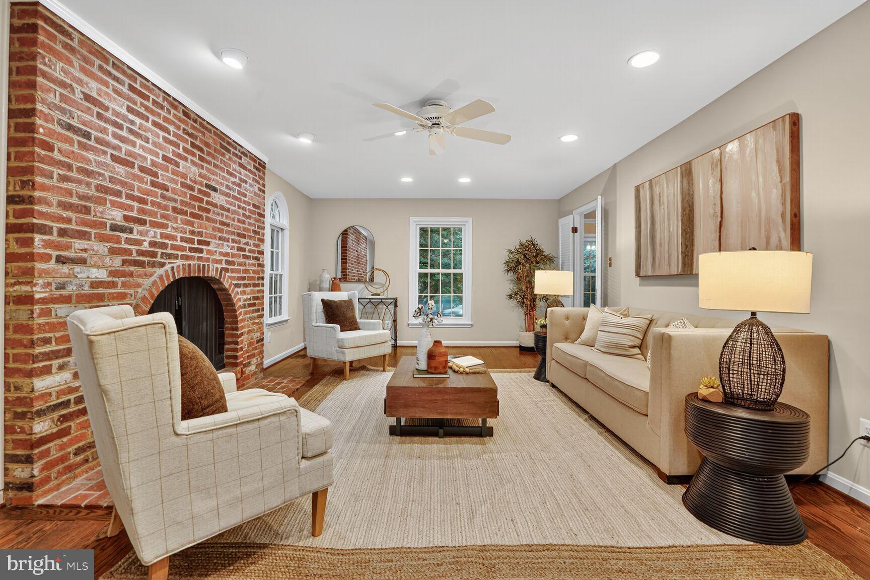 HICKORY CREEK - Residential