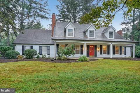 1011 Harriman Street, Great Falls, VA MLS: VAFX2268512